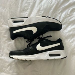 Nike Air Max Women’s SC Black and White Sneakers